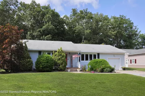 422 Lake Barnegat Dr N, Forked River, NJ 08731