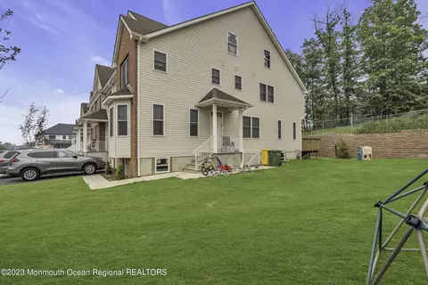 70 Sanz Town Rd, Lakewood, NJ 08701