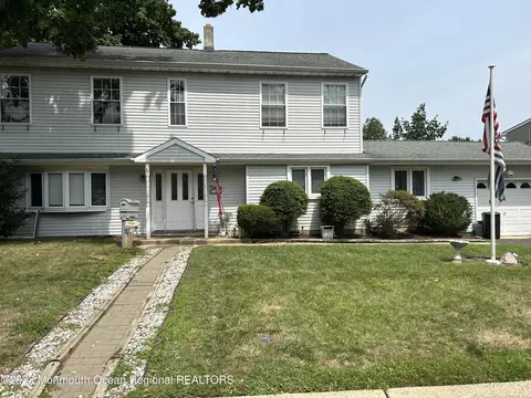 21 Center St, Oceanport, NJ 07757