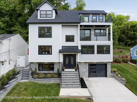30 Bay St, Highlands, NJ 07732