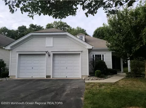 14 Greenhaven Ct, Lakewood, NJ 08701