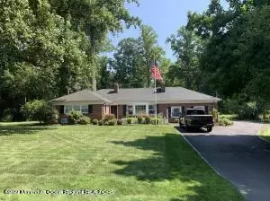 109 Hamiltonian Dr, Red Bank, NJ 07701