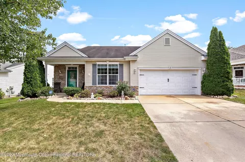 5 Pelican Ln, Little Egg Harbor, NJ 08087