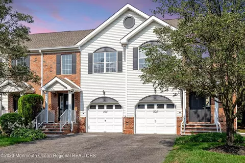 204 Finch Ct, Manalapan, NJ 07726