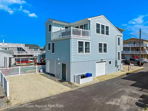 126 E 26th St, Ship Bottom, NJ 08008 photo 3