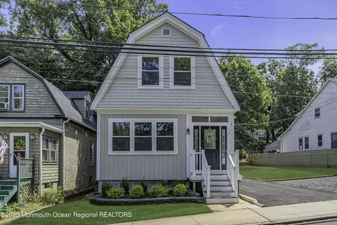 105 Waterwitch Ave, Highlands, NJ 07732