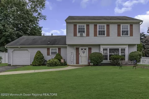 1 Eric Dr, Howell, NJ 07731