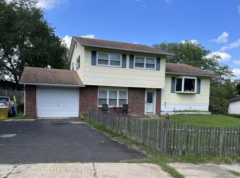52 Rhode Island Dr, Jackson, NJ 08527