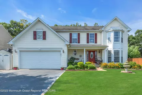 121 Georgetown Blvd, Barnegat, NJ 08005