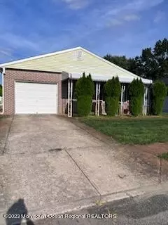 76 Encinitas Dr, Toms River, NJ 08757