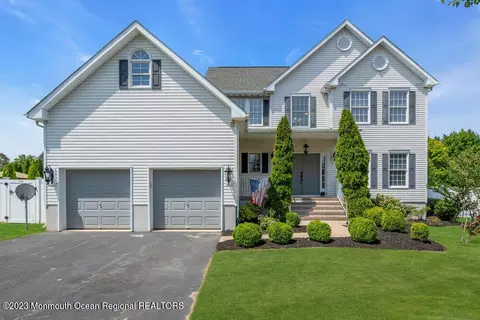 36 Sequoia Ct, Berkeley, NJ 08721