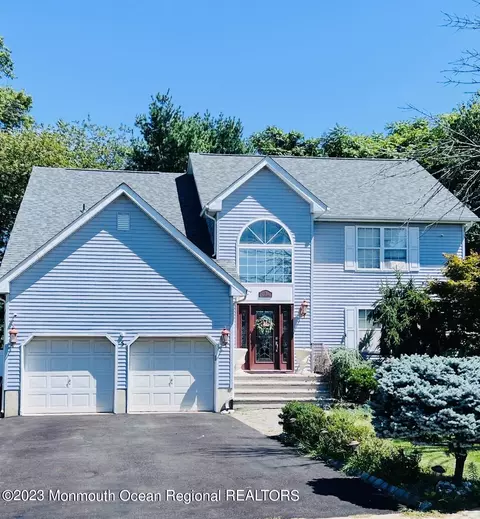 5 Sue Anne Ct, Aberdeen, NJ 07747