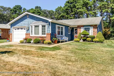29 Yorkwood Dr, Brick, NJ 08723