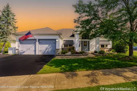 1 Neville Ct, Manchester, NJ 08759