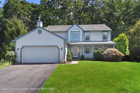 33 Dogwood Dr, Howell, NJ 07731
