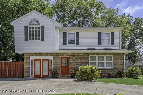 722 Maple Ave, Brick, NJ 08724
