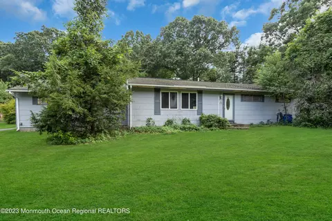 43 Redwood Pl, Jackson, NJ 08527