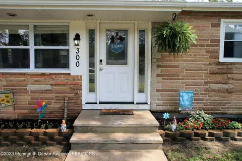 300 Colin Ln, Williamstown, NJ 08094