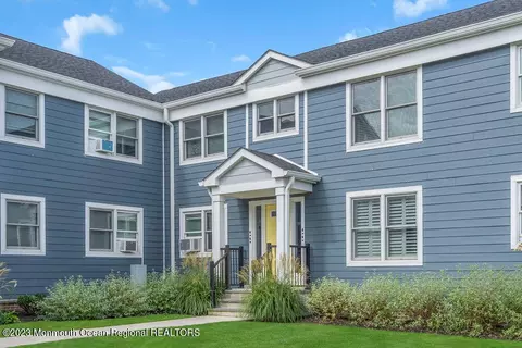 302 Deal Lake Dr #21, Asbury Park, NJ 07712