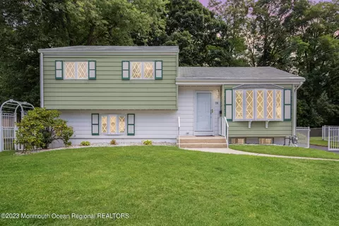 28 Copperfield Dr, Hamilton, NJ 08610