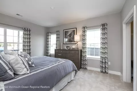 1127 Vanderberg Blvd, Monroe, NJ 08831