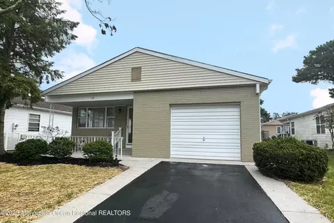 139 Davenport Rd, Toms River, NJ 08757