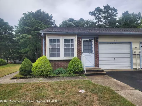21 Greenleaf St #A, Whiting, NJ 08759
