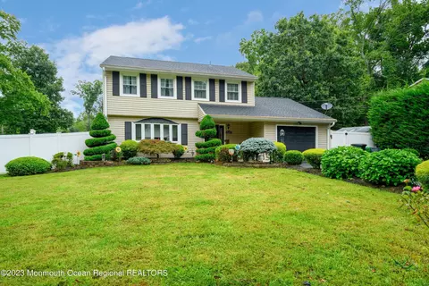 34 Charles St, Matawan, NJ 07747