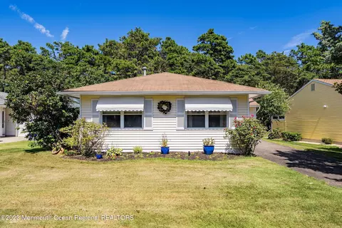 110 Seaview Ave, Brick, NJ 08723