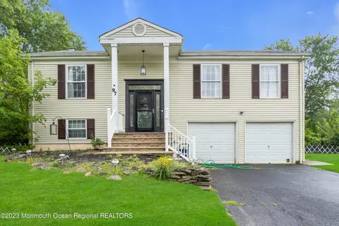 97 Andover Rd, Jackson, NJ 08527