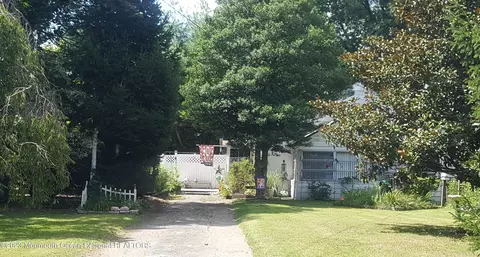 52 Monterey Cir, Lakewood, NJ 08701