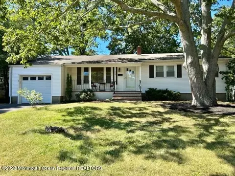 615 Riverwood Ave, Point Pleasant, NJ 08742