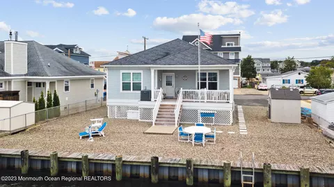 1858 Starboard Ct, Toms River, NJ 08753