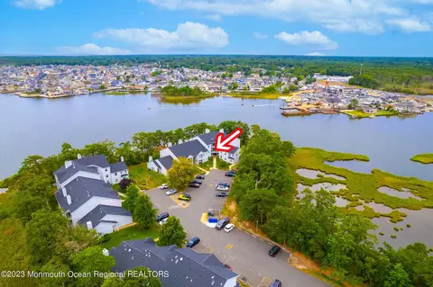 118 Waters Edge Dr, Toms River, NJ 08753