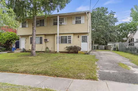 806 Oak St, Lakehurst, NJ 08733