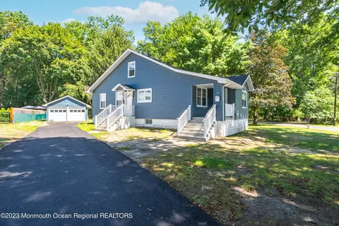 69 Byrnes Ln, Eatontown, NJ 07724