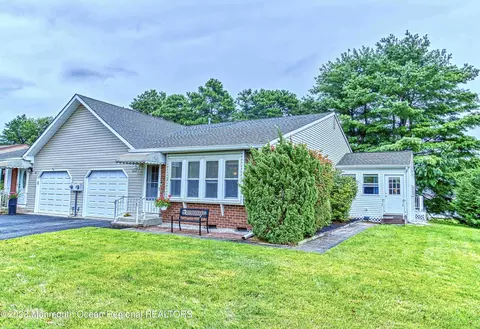 7 Amesbury Rd # b, Whiting, NJ 08759