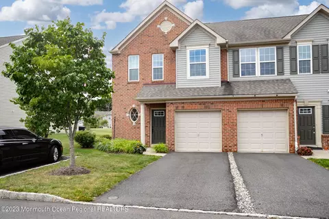 21 Sundance Dr, Hamilton, NJ 08619
