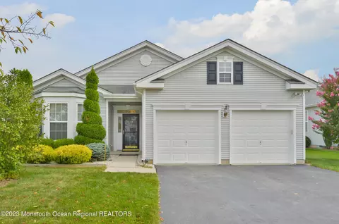 18 Gettysburg Ct, Allentown, NJ 08501