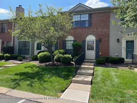 20 Veros Ln, Franklin Park, NJ 08823