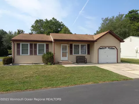 45 Central Ave, Whiting, NJ 08759