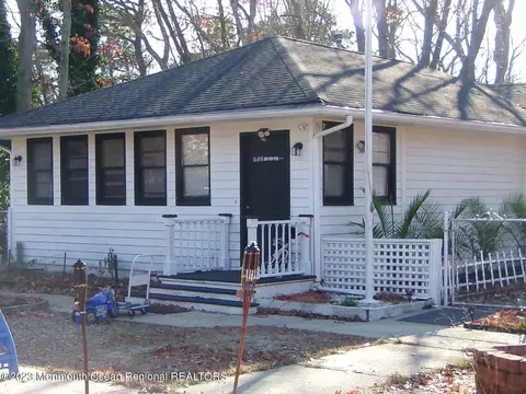 39 Bonair Dr, Brick, NJ 08723