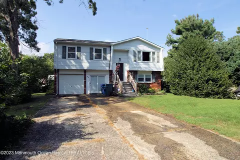 89 St Andrews Dr, Little Egg Harbor, NJ 08087