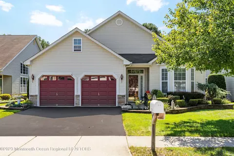 316 Damiano Way, Lakewood, NJ 08701