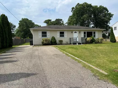 1007 Windlass Dr, Manahawkin, NJ 08050