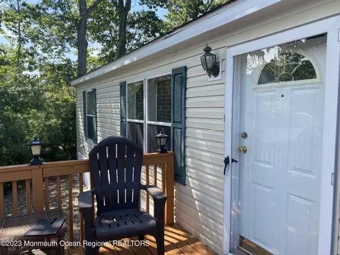 13 Oak Tree Ln, Manahawkin, NJ 08050