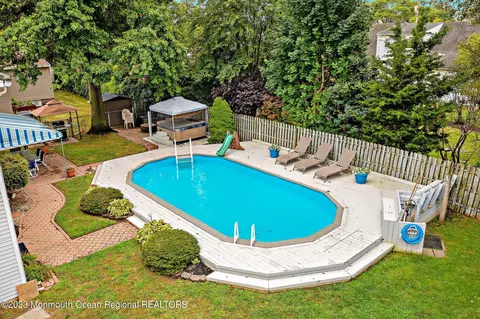 14 South Rd, Monmouth Beach, NJ 07750