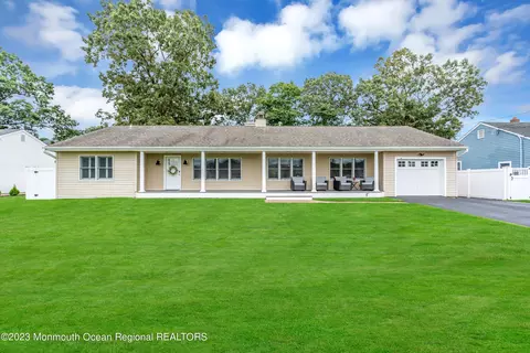 1608 Calamus Pl, Point Pleasant, NJ 08742