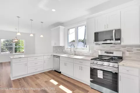 423 Prospect Ave, Union Beach, NJ 07735