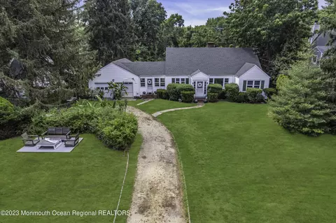 31 Little Silver Point Rd, Little Silver, NJ 07739